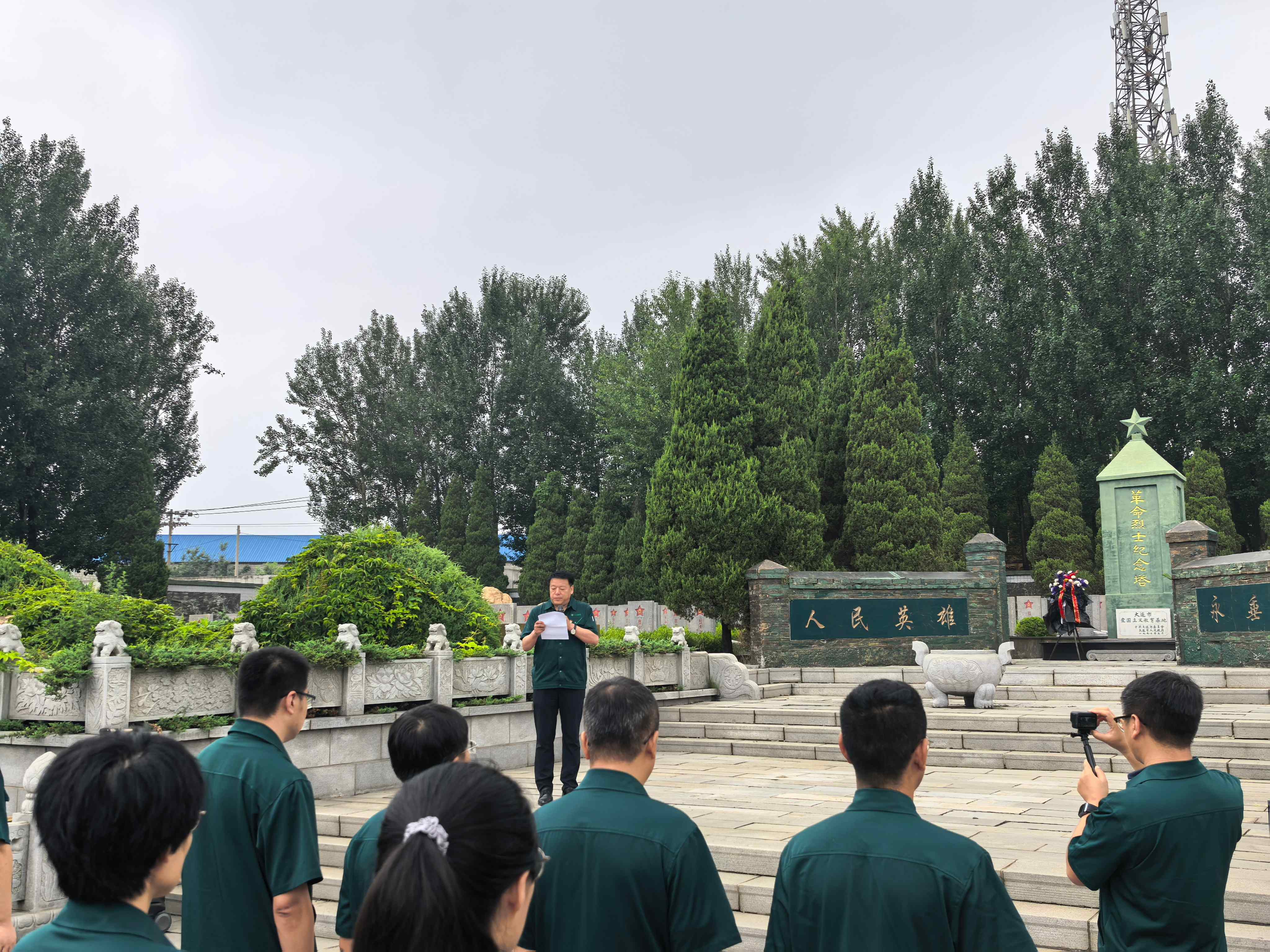 缅先烈忆峥嵘岁月 铭党恩启奋进新程? | 东升国际官网集团党总支迎七一主题党日活动(图3) 缅先烈忆峥嵘岁月 铭党恩启奋进新程? | 东升国际官网集团党总支迎七一主题党日活动(图3)