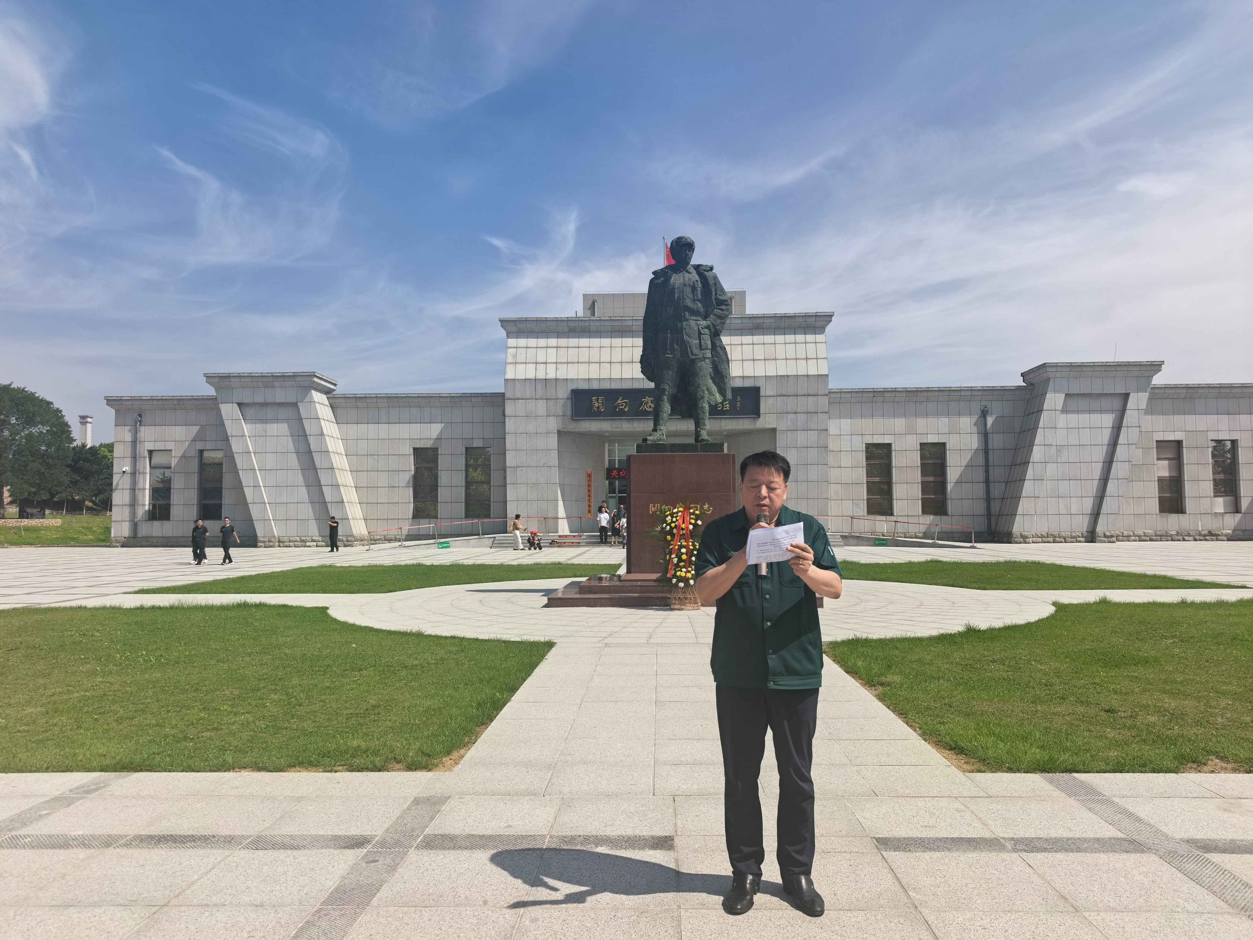 庆建党红色铸魂、强担任兴企筑城 —— 东升国际官网集团2026年七一党建专题活动(图2) 庆建党红色铸魂、强担任兴企筑城 —— 东升国际官网集团2026年七一党建专题活动(图2)
