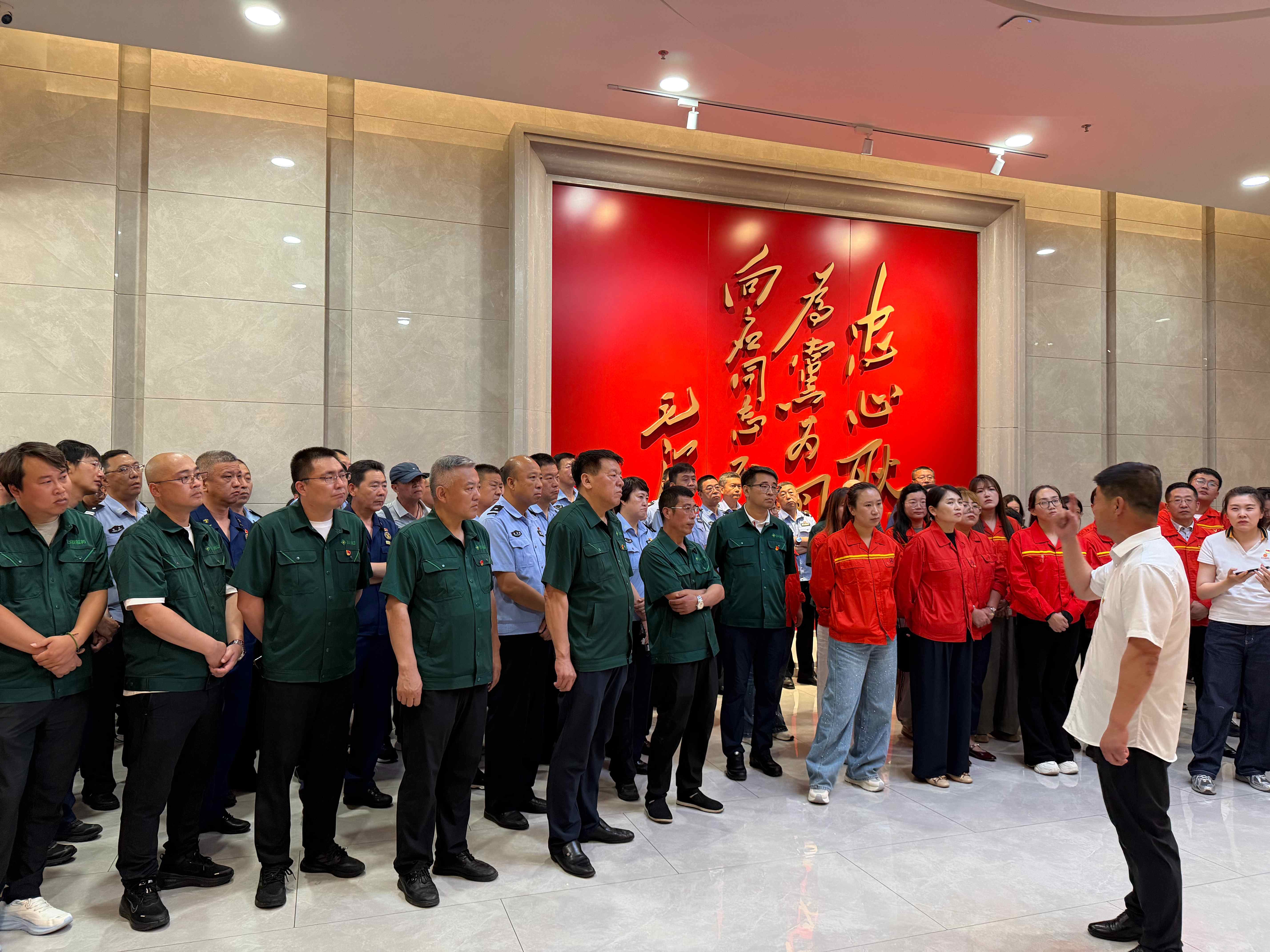 庆建党红色铸魂、强担任兴企筑城 —— 东升国际官网集团2026年七一党建专题活动(图4) 庆建党红色铸魂、强担任兴企筑城 —— 东升国际官网集团2026年七一党建专题活动(图4)