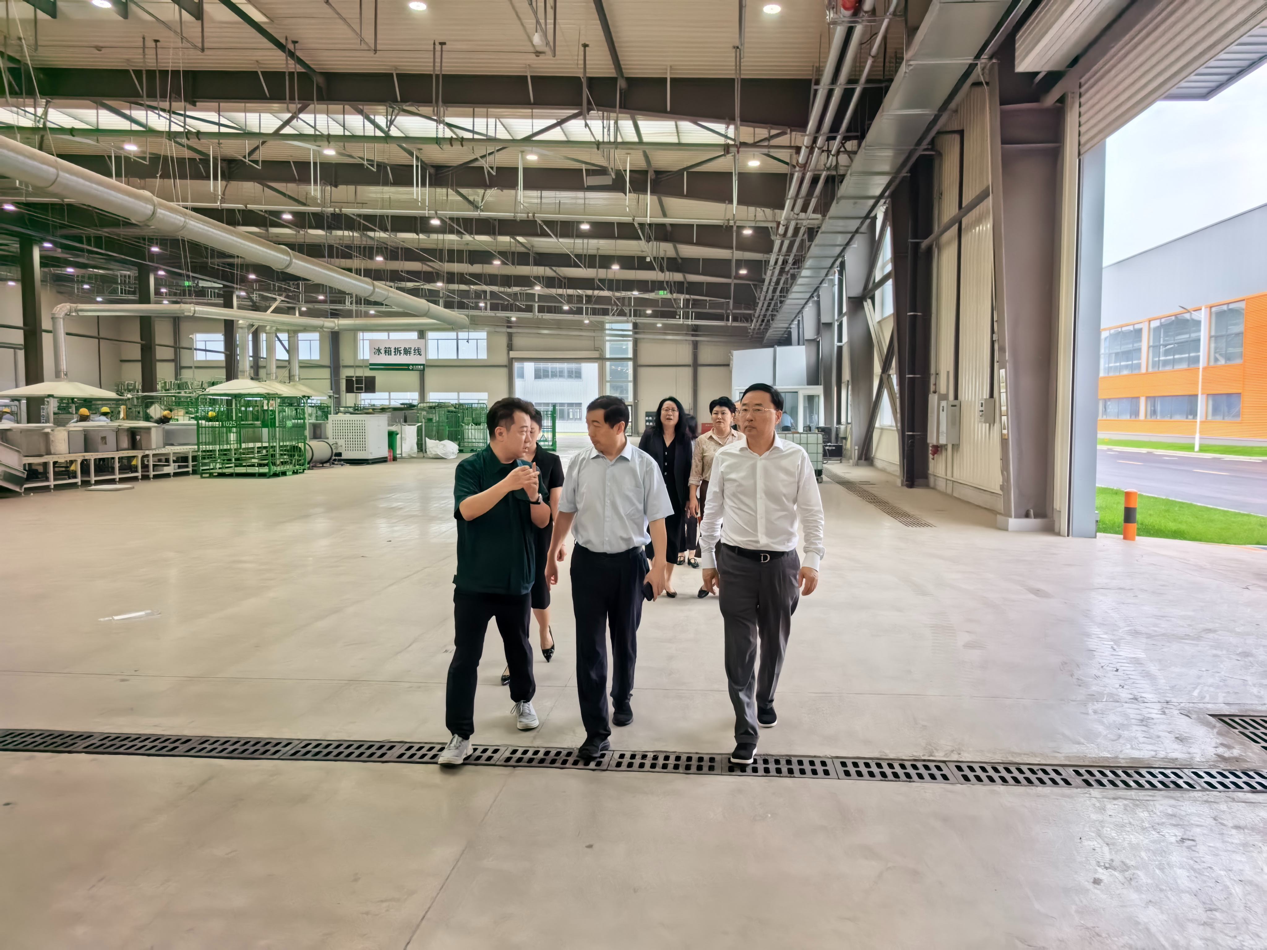银企携手聚力 赋能循环新发展 ——交通银行大连分行辅导一行莅临东升国际官网集团参观互换(图3)