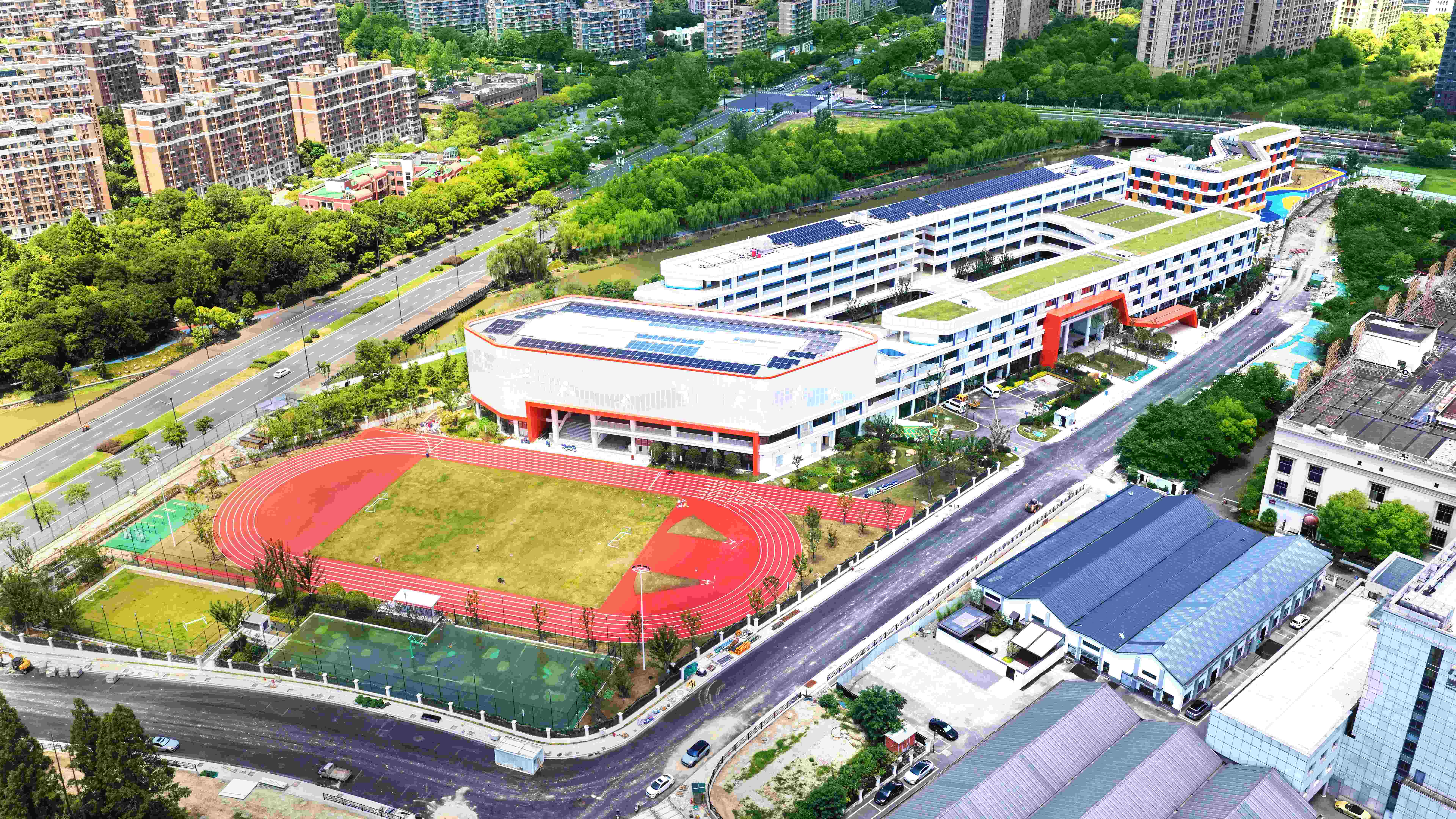 精工筑校园 匠心育将来｜东升国际官网集团承建荆门长江单元幼学及幼儿园项目夯实区域教育民生底座(图1)